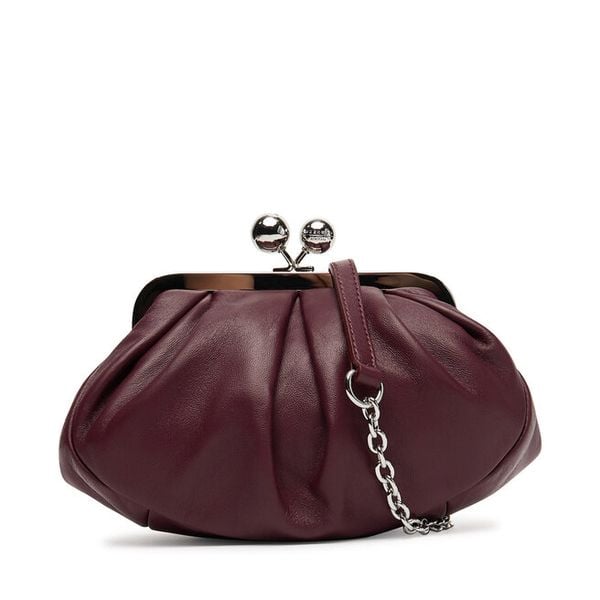 Torebka Weekend Max Mara. Fioletowe torebki wieczorowe damskie Weekend Max Mara, bez wzorów, bez dodatków. Za 1,299.00 zł.