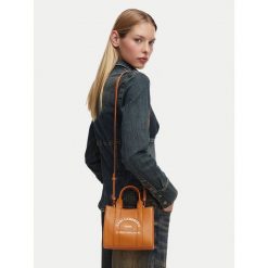 Torebka KARL LAGERFELD. Brązowe torebki klasyczne damskie KARL LAGERFELD, bez dodatków. Za 649.99 zł.