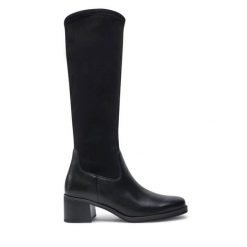 Kozaki Caprice. Czarne kozaki damskie Caprice, bez obcasa, na słupku, bez zapięcia. Za 409.99 zł.
