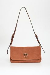 Torebka zamszowa Click Soft Baguette PINKO. Torebki klasyczne damskie Pinko, z zamszu, zamszowe, bez dodatków. Za 1,739.00 zł.