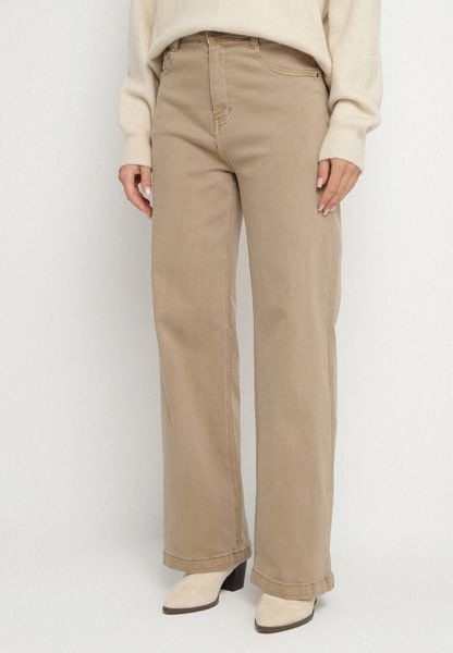 Beżowe Szerokie Jeansy z Bawełny z Regularnym Stanem Nundria. Brązowe jeansy damskie Born2be, z podwyższonym stanem. Za 119.99 zł.