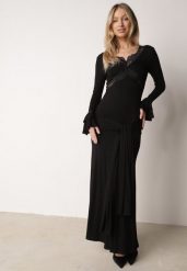 Czarna Koktajlowa Sukienka z Wiskozy Zdobiona Falbanami Koronką i Wiązaniem Felycia. Czarne sukienki damskie Born2be, z aplikacjami, z koronki, eleganckie, bez ramiączek. Za 189.99 zł.