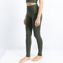 Legginsy sportowe damskie Xtreme Sportswear. Zielone legginsy sportowe damskie XTREME SOCKSWEAR, bez wzorów, z elastanu, na fitness i siłownię. Za 142.99 zł.