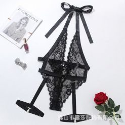 Body koronkowe z dekoltem do stylizacji specjalnych Perry. Czarne body i gorsety Intica, bez wzorów, z koronki. Za 129.00 zł.