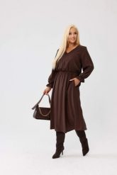 Klasyczna sukienka Marlen MIDI w kolorze czekoladowego brązu - z gumką w pasie i kieszeniami PLUS SIZE XXL OVERSIZE JESIEŃ. Brązowe sukienki damskie Moda Size Plus Iwanek, bez wzorów, ze skóry, biznesowe, bez ramiączek. Za 329.90 zł.