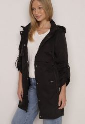 Czarna Kurtka w Stylu Parki z Odpinanym Kapturem i Sznurkami Enang. Czarne kurtki damskie Born2be, l, bez wzorów, z jeansu. Za 199.99 zł.