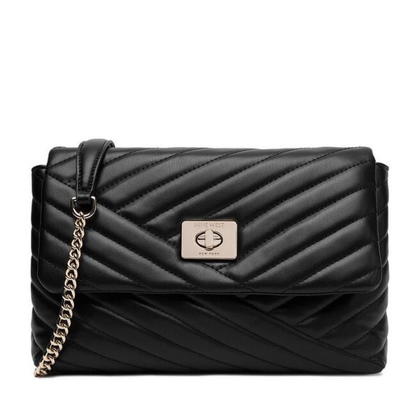 Torebka Nine West. Czarne torebki klasyczne damskie Nine West, bez dodatków. Za 199.99 zł.