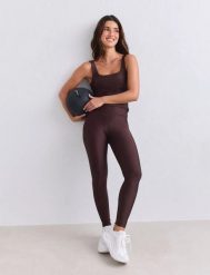 Damskie legginsy z wysokim stanem Shimmer czekoladowe. Brązowe legginsy damskie Aim'n, l, bez wzorów, z elastanu. Za 302.00 zł.