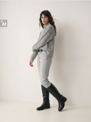 Jeansy slim z wysokim stanem - szary. Szare jeansy damskie Sinsay, z podwyższonym stanem. Za 69.99 zł.
