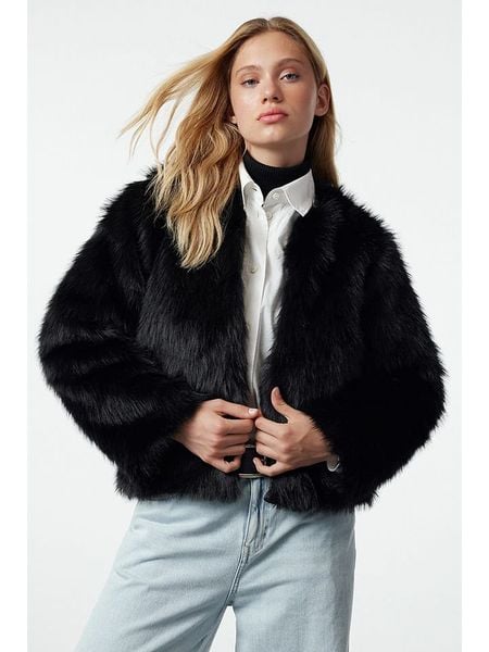 Trendyol Kurtka przejściowa w kolorze czarnym rozmiar: M. Czarne kurtki damskie Trendyol, m, bez wzorów, bez kaptura. Za 259.74 zł.