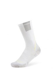 Skarpety biegowe Buff Coolnet Crew Sock CC. Białe skarpetki damskie Buff, bez wzorów, z elastanu. Za 108.89 zł.