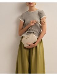 Nine West Torebka LX10049 Beżowy. Brązowe listonoszki damskie Nine West, bez wzorów, z tworzywa sztucznego, bez dodatków. Za 219.99 zł.