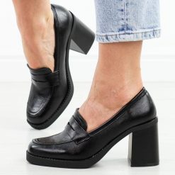 Czarne mokasyny damskie na słupku M.Daszyński 2461-7. Czarne mokasyny damskie M.Daszyński, z jeansu, bez obcasa. Za 169.00 zł.