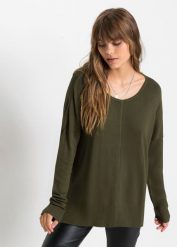 Sweter dzianinowy oversize z materiału z wiskozą. Zielone swetry klasyczne damskie bonprix, z dzianiny, bez kołnierzyka. Za 107.99 zł.