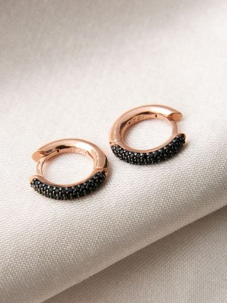 Lodie Silver Srebrne kolczyki-kreole z cyrkoniami rozmiar: onesize. Szare kolczyki damskie Lodie Silver, z cyrkonią, srebrne. Za 146.45 zł.