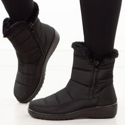 Czarne zimowe wodoodporne śniegowce damskie Jezzi Unisoft 8000. Czarne śniegowce damskie Jezzi, z jeansu. W wyprzedaży za 138.57 zł.