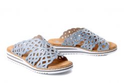 RIEKER V0689-12 blue, klapki damskie. Niebieskie klapki damskie Rieker, bez wzorów, bez obcasa, bez zapięcia. Za 239.92 zł.