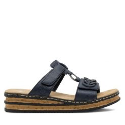 Klapki Rieker. Niebieskie klapki damskie Rieker, bez wzorów, bez obcasa, bez zapięcia. Za 289.99 zł.