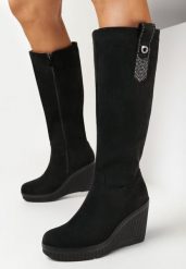 Czarne Kozaki na Koturnie z Paskiem w Cyrkonie Umbra. Czarne kozaki damskie Born2be, bez obcasa, na koturnie, bez zapięcia. Za 149.99 zł.