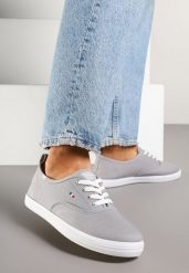 Jasnoszare Basicowe Tenisówki Vices Hallriva. Szare obuwie sportowe damskie Renee, z jeansu, bez zapięcia, tenisowe. Za 44.99 zł.
