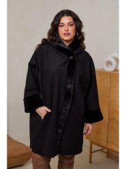 Curvy Lady Płaszcz zimowy w kolorze czarnym rozmiar: 40/42. Czarne płaszcze damskie Curvy Lady, na zimę, bez wzorów, z puchu, bez kaptura. Za 162.49 zł.