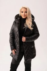 Czarna zimowa kurtka Alina - wyjątkowe połączenie tkanin PLUS SIZE XXL OVERSIZE. Czarne kurtki damskie Moda Size Plus Iwanek, na jesień, plus size, bez wzorów, z poliesteru, bez kaptura. W wyprzedaży za 299.90 zł.