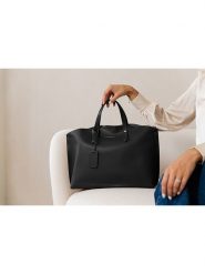 Lia Biassoni Skórzany shopper bag "Pedogna" w kolorze czarnym - 46 x 32 x 12 cm rozmiar: onesize. Czarne shopper bag Lia Biassoni, bez wzorów, z materiału, na ramię, bez dodatków. Za 304.99 zł.