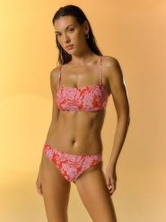 4F Góra od bikini damska - czerwona XS. Czerwone bikini 4F, bez wzorów, z materiału. W wyprzedaży za 29.99 zł.