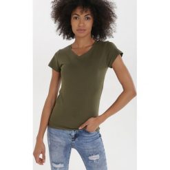Ciemnozielony T-shirt Delolle. Zielone t-shirty damskie Born2be, l, bez wzorów, z bawełny, bez kołnierzyka. Za 19.99 zł.