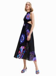 Desigual Sukienka letnia 23SWMW21 Kolorowy Regular Fit. Sukienki damskie Desigual, bez wzorów, z wiskozy, bez ramiączek. Za 249.99 zł.