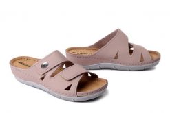 Inblu OE-01GU 023 Różowy, klapki damskie. Czerwone klapki damskie Inblu, bez wzorów, ze skóry, bez obcasa, na koturnie, bez zapięcia. Za 125.90 zł.
