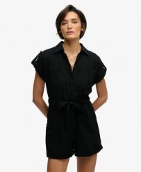 Superdry Kombinezon Utility z paskiem z bawełny organicznej – Czarny. Czarne kombinezony damskie Superdry, na lato, bez wzorów, z bawełny, bez kołnierzyka, bez ramiączek, krótkie. Za 279.65 zł.