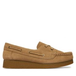 Półbuty Clarks. Brązowe półbuty damskie Clarks, bez wzorów, bez obcasa, na płaskiej podeszwie, bez zapięcia. Za 429.99 zł.