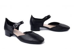 RIEKER 43460-00 black, czółenka damskie. Czarne czółenka damskie Rieker, bez wzorów, bez obcasa. Za 349.90 zł.