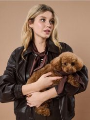 Chusta o satynowym wykończeniu - brązowy. Brązowe chusty damskie Sinsay, bez wzorów, z satyny. Za 9.99 zł.