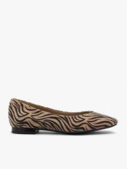 Beżowo-czarne baleriny w zwierzęcy print. Brązowe balerinki damskie Brawo sp. z o.o., bez wzorów, z jeansu. W wyprzedaży za 179.99 zł.