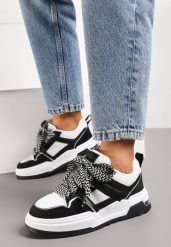Czarne Sneakersy z Szerokim Ozdobnym Sznurowaniem Efenizja. Czarne obuwie sportowe damskie Born2be, bez zapięcia. Za 109.99 zł.