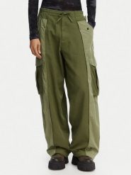 G-Star Raw Spodnie cargo D29010-E519 Zielony ciemny Straight Fit. Zielone spodnie materiałowe damskie G-Star Raw, bez wzorów, z materiału. Za 699.99 zł.