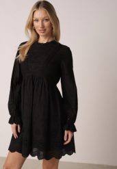 Czarna Sukienka w Rustykalnym Stylu z Haftowanej Tkaniny z Bawełną Delogana. Czarne sukienki damskie Born2be, w ażurowe wzory, z bawełny, eleganckie, bez ramiączek. Za 119.99 zł.