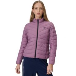 4F damska kurtka pikowana, lekka, hydrofobowa. Fioletowe kurtki damskie 4F, xl, bez wzorów, z materiału, bez kaptura. Za 186.99 zł.