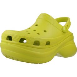 Tenisówki Crocs Model Classic Bae Clog Kolor Zielony. Zielone trampki damskie Crocs, bez wzorów, z gumy, bez zapięcia. Za 159.99 zł.