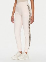 Guess Spodnie dresowe V2YB15 KB3P2 Różowy Regular Fit. Czerwone spodnie dresowe damskie Guess, l, z aplikacjami, z dresówki. Za 299.99 zł.