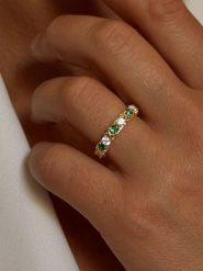 Les Petites Précieuses Pozłacany pierścionek z cyrkoniami rozmiar: 54. Zielone pierścionki damskie Les Petites Précieuses, z cyrkonią, pozłacane. Za 215.21 zł.