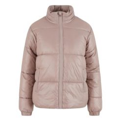 Kurtka puchowa krótka damska z recyklingu Urban Classics. Czerwone kurtki damskie Urban Classics, bez wzorów, z materiału, bez kaptura. Za 337.50 zł.