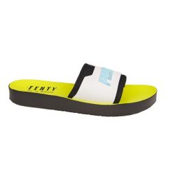 Fenty x Puma Surf Slide klapki. Białe klapki damskie 187, bez wzorów, z materiału, bez obcasa, na płaskiej podeszwie, bez zapięcia. Za 337.99 zł.