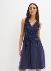 Sukienka mini z aplikacją z cekinów. Niebieskie sukienki damskie bonprix, z aplikacjami, z tiulu, bez ramiączek. Za 279.99 zł.