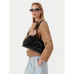 Torebka KARL LAGERFELD. Czarne torebki klasyczne damskie KARL LAGERFELD, bez dodatków. Za 1,099.00 zł.