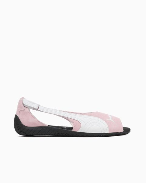Klapki damskie Puma Speedcat. Białe klapki damskie Puma, bez wzorów, ze skóry, bez obcasa, bez zapięcia. Za 270.99 zł.