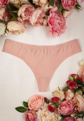 Różowe Majtki Stringi Adandia. Czerwone stringi Born2be, bez wzorów, z jeansu. Za 4.99 zł.