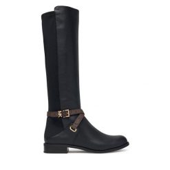 Oficerki MICHAEL Michael Kors. Czarne kozaki damskie MICHAEL Michael Kors, bez obcasa, na płaskiej podeszwie, bez zapięcia. Za 1,239.00 zł.